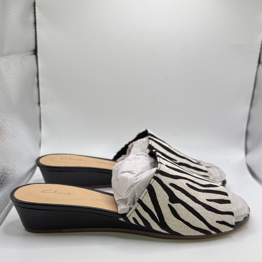 CLARKS CUSHION PLUS NWT SZ 6M  Zebra Print Leather upper  Women's Mules - Picture 7 of 8